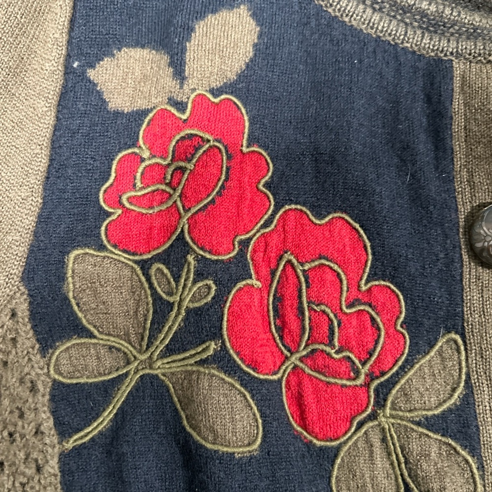 Eclectic mixed-knit cardigan jacket from NOLA indie knitter collective Liamolly - Picture 5 of 8